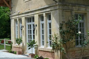 펜션 L Orangerie, Château St Justin