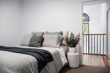 游客公寓 Dindelong Trentham Falls Unique Architect Designed Nature Hideaway