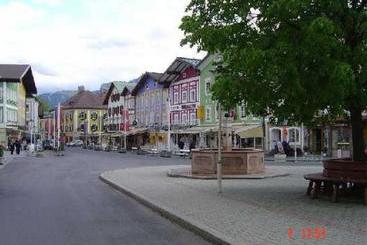 ホテル Gästehaus Jedinger