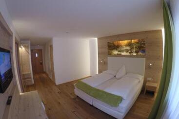 Отель Paradies Pure Mountain Resort