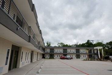 בית מלון כפרי Crystal Inn