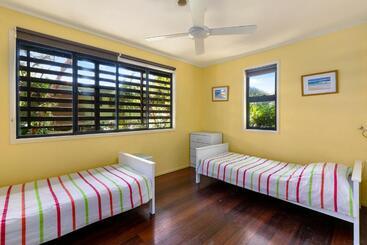 游客公寓 Coasting   Straddie Style Beach House