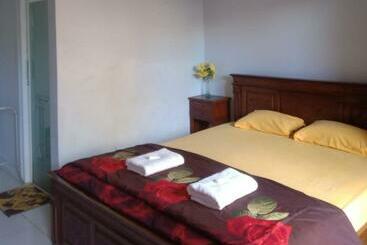 هتل Puri Karimunjawa Redpartner