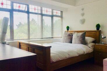 مبيت وإفطار Gateway House