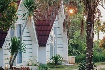 هتل Seaside Villa & Muse Beach Resto