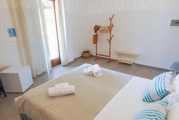 تختخواب و صبحانه Nômade   Slow Living Lodge