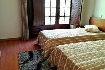 بنسيون Restaurante Vessada  Alojamento Local