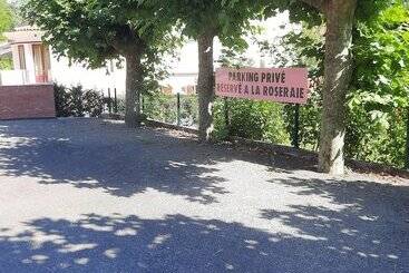 فندق Hostellerie De La Roseraie