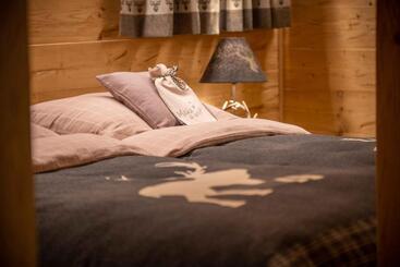 ツーリストアパートメント Engadin Chalet   Private Spa Retreat & Appart  St Moritz   Val Bever