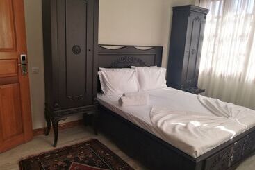 Hotel Woo Town Suites