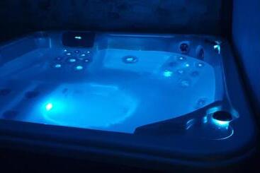 住宿加早餐  Chambre D Hôte Romantique Avec Spa Privatif Domaine Les Nuits Envôutées   Vézénobres