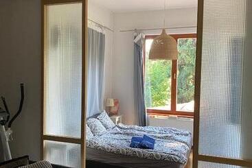 דירות לתיירים Modern House In Central With Pool