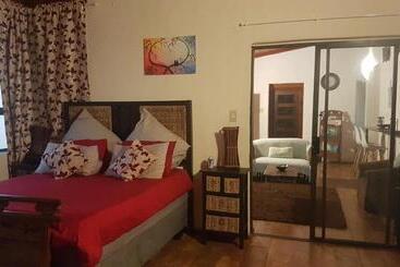 מלון דירות Sabi Falls Accommodation