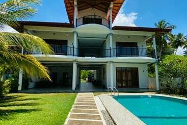 Пансион Villa Riverside