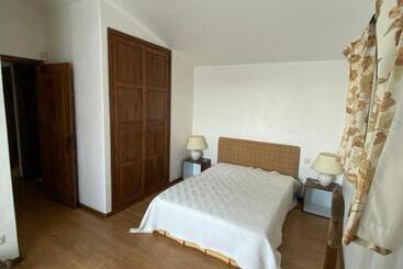 آپارتمانهای توریستها Lovely 6 Bed Cottage In Barcelos   Vila Cova