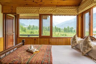 آپارتمانهای توریستها Stayvista At The Waterwillow With Valley View