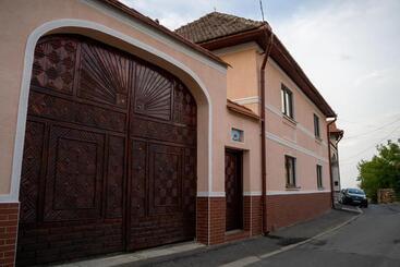 شقق خاصة سياحية Apartament Panoramic La Casa In Comuna Rasinari