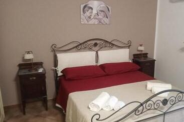 آپارتمان‌های توریست‌ها Dimora Punica