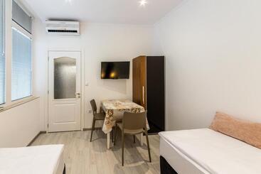 آپارتمانهای توریستها E Home Apartments