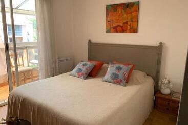 Жильё для туристов Confort Absolu à Sanary, L Appart De La Mer, Tout à Pied, Le Port, La Plage, Clim Et Garage