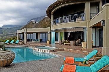 Bezweni Lodge