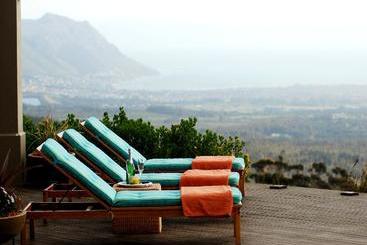 Bezweni Lodge