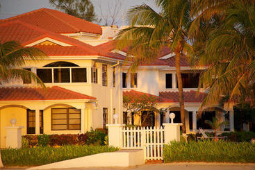 هتل Isla Bonita Yacht Club