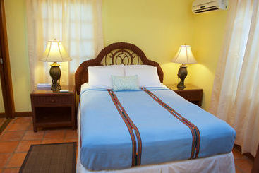هتل Isla Bonita Yacht Club