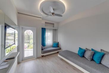 ホテル La Brezza Suite &