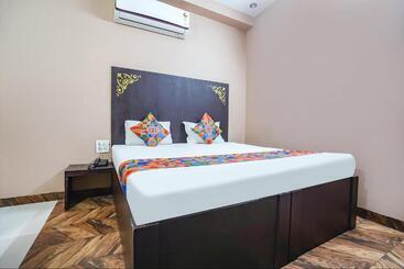 Fabhotel Krishna Heights