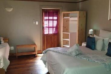 膳宿费 Travellers Joy Guest House
