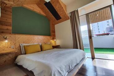 هاستل 棚棚屋室內帳篷民宿inn