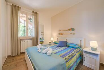 ツーリストアパートメント La Casa Accanto With Shared Pool   Happy Rentals