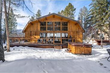 شقق خاصة سياحية The Matterhorn I Hottub I Ping Pong I Chalk Wall