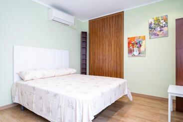 ツーリストアパートメント Hauzify I Apartament Sant Roc