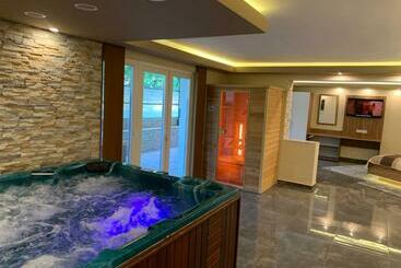 펜션 The Jakuzzi Room Miskolctapolca