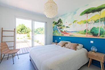 ツーリストアパートメント Magnifique Récente Villa De Charme Avec Piscine