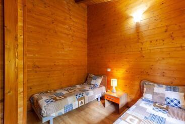 شقق خاصة سياحية Villaggio Anemone   Chalet Castagno
