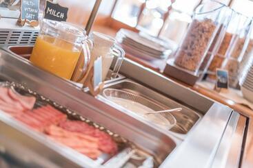 پانسیون Miramonte