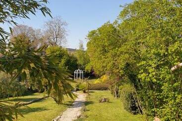 צימר La Maison Des Thermes, Chambre D Hôte