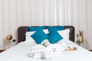 تختخواب و صبحانه Suite Room