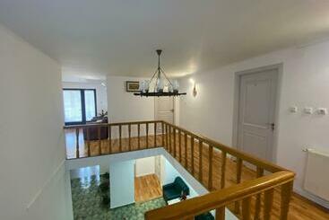 پانسیون Casa Laur