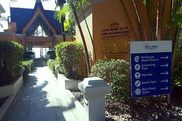 استراحتگاه Siam Royal Bay Beach Villa And Beachfront Apartments