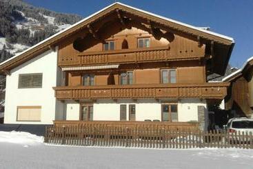 ユースホステル Gästehaus Wildauer