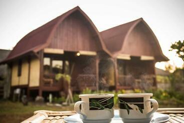 هاستل Lia Jaya Bungalows