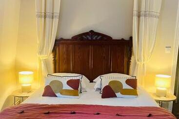 تختخواب و صبحانه La Bohème   Chambres D’hôtes