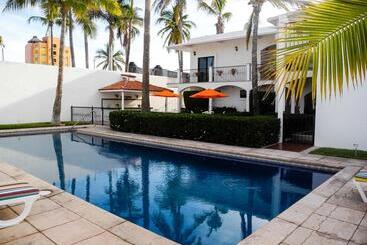 تختخواب و صبحانه La Posada Del Tepeyac