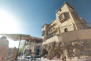بنسيون Kasbah Agoulzi