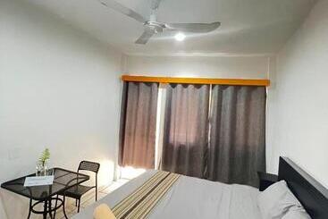 بنسيون Room In Guest Room Private Room With King Size Bed