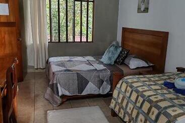 住宿加早餐  La Ceiba Tree Lodge
